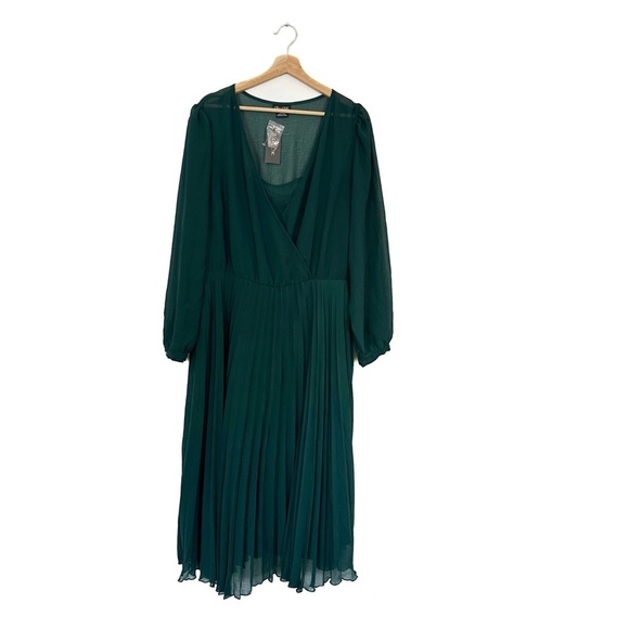 City Chic Dress Womens Plus Sz XL 22 Green Pleated Midi Dress New - Picture 1 of 6